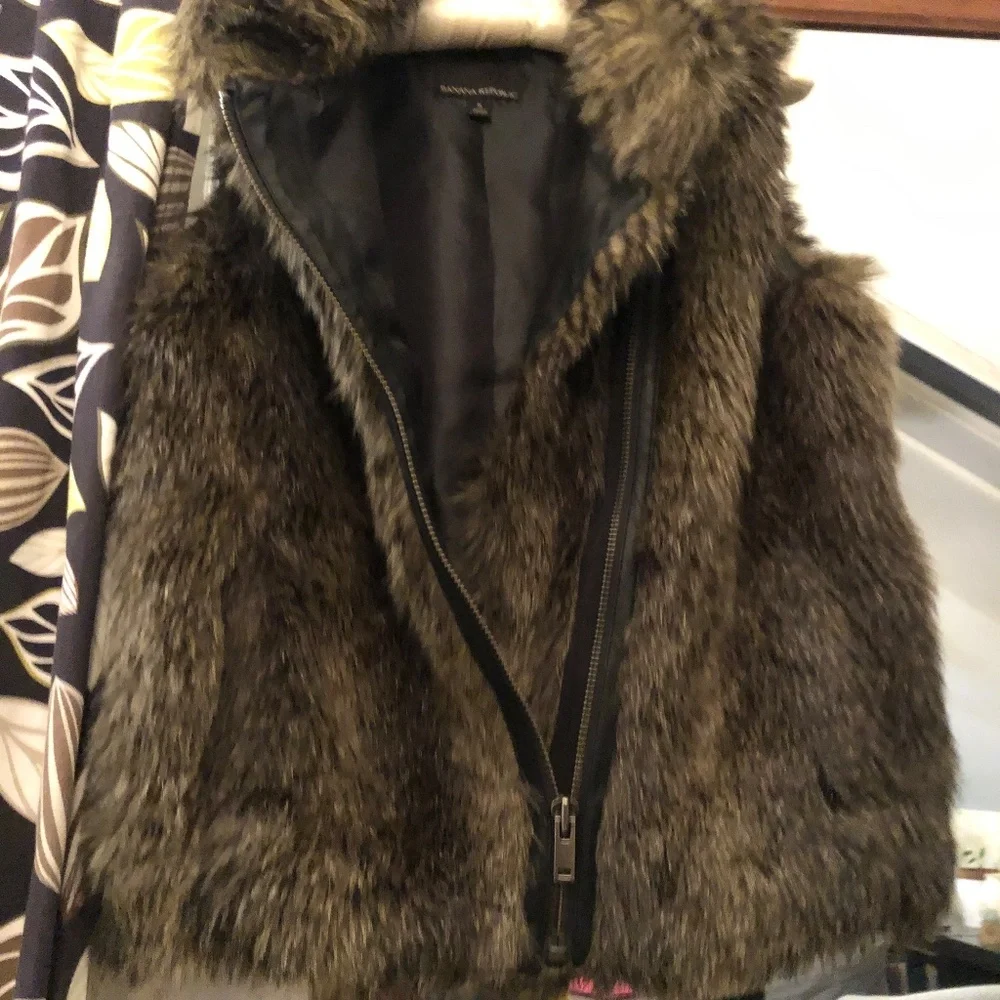 Banana Republic Faux Fur Moto vest - Picture 3 of 10